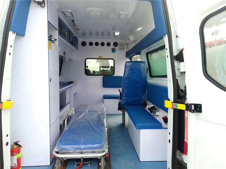 福特新全順V362中軸中頂救護(hù)車