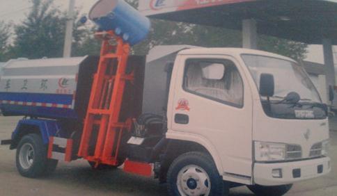 掛桶<a href=http://www.591moli.com/ljc target=_blank class=infotextkey>垃圾車</a>裝卸垃圾桶圖片